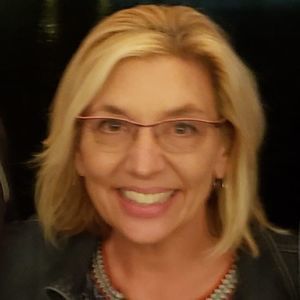 Meet your Posher, Lori